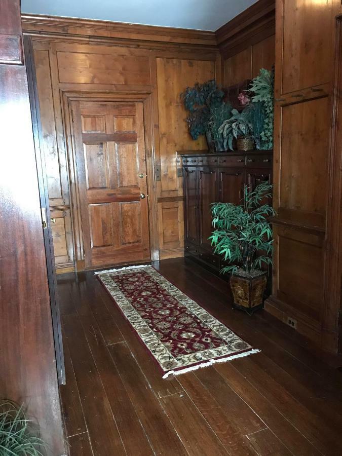 The Castle At Skylands Manor Bed & Breakfast